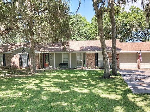 2nd image of 131 Robinhood Ln