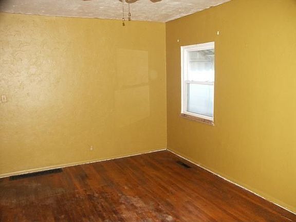 2nd image of 1302 S Champion Ave