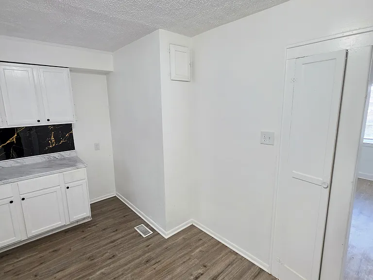 15763 Robson St — Photo 18