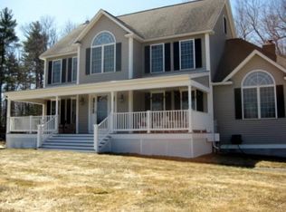 4 Squire Armour Rd, Windham, NH 03087