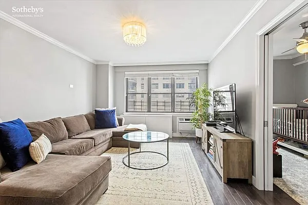 Rented by Sotheby's International Realty | media 31