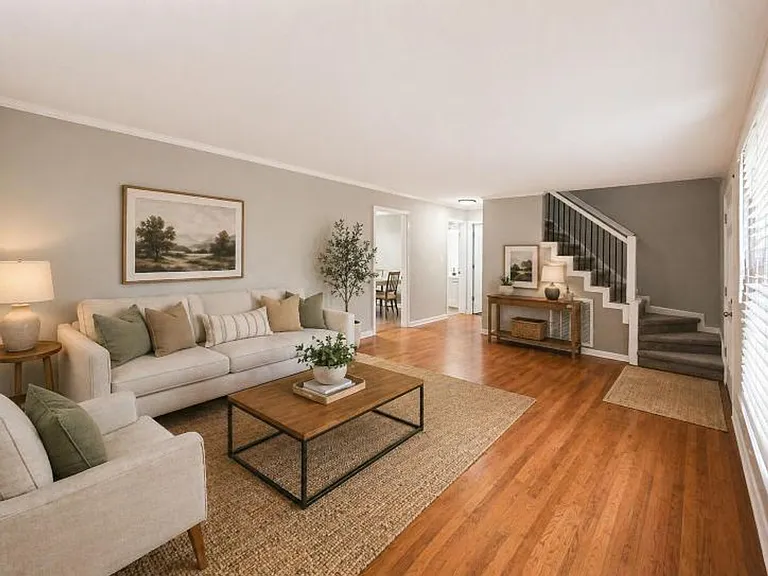 125 Mossland Dr — Photo 6