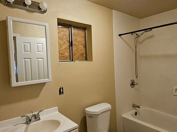 4th image of 1721-1729 Del Sur Dr SW #1721