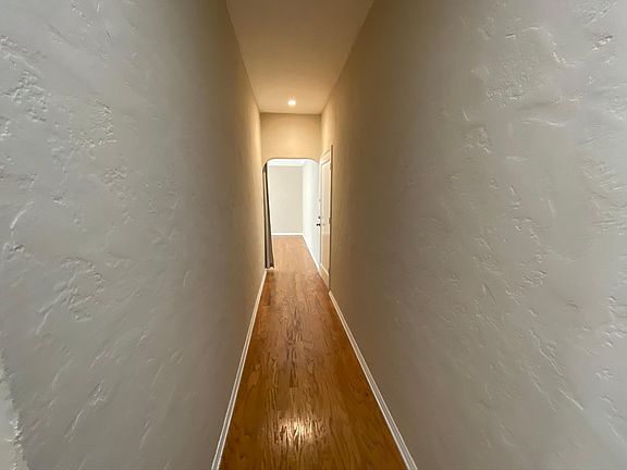 5th image of 1465 S Shenandoah St #3