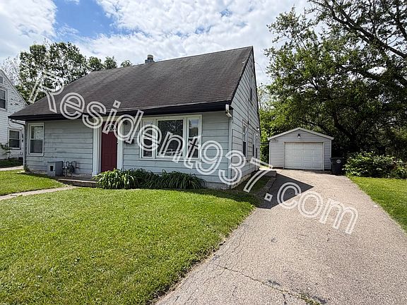 2nd image of 1143 Blakley Dr