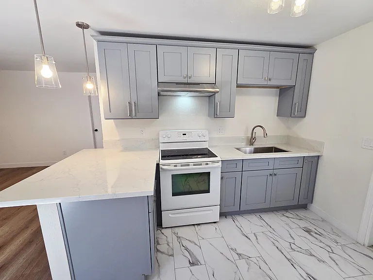 2313 E Harvard St #2 — Photo 2