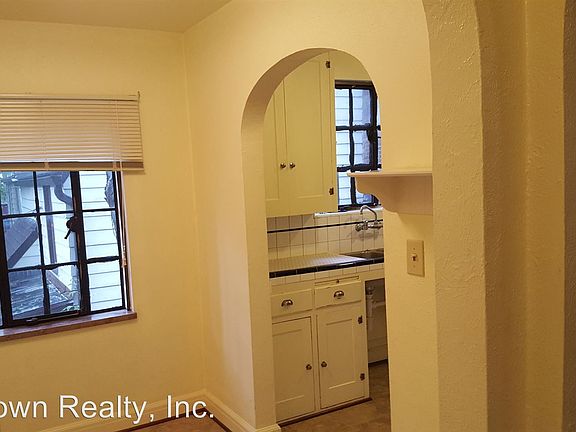 3rd image of 1414 E Park Pl APT 2
