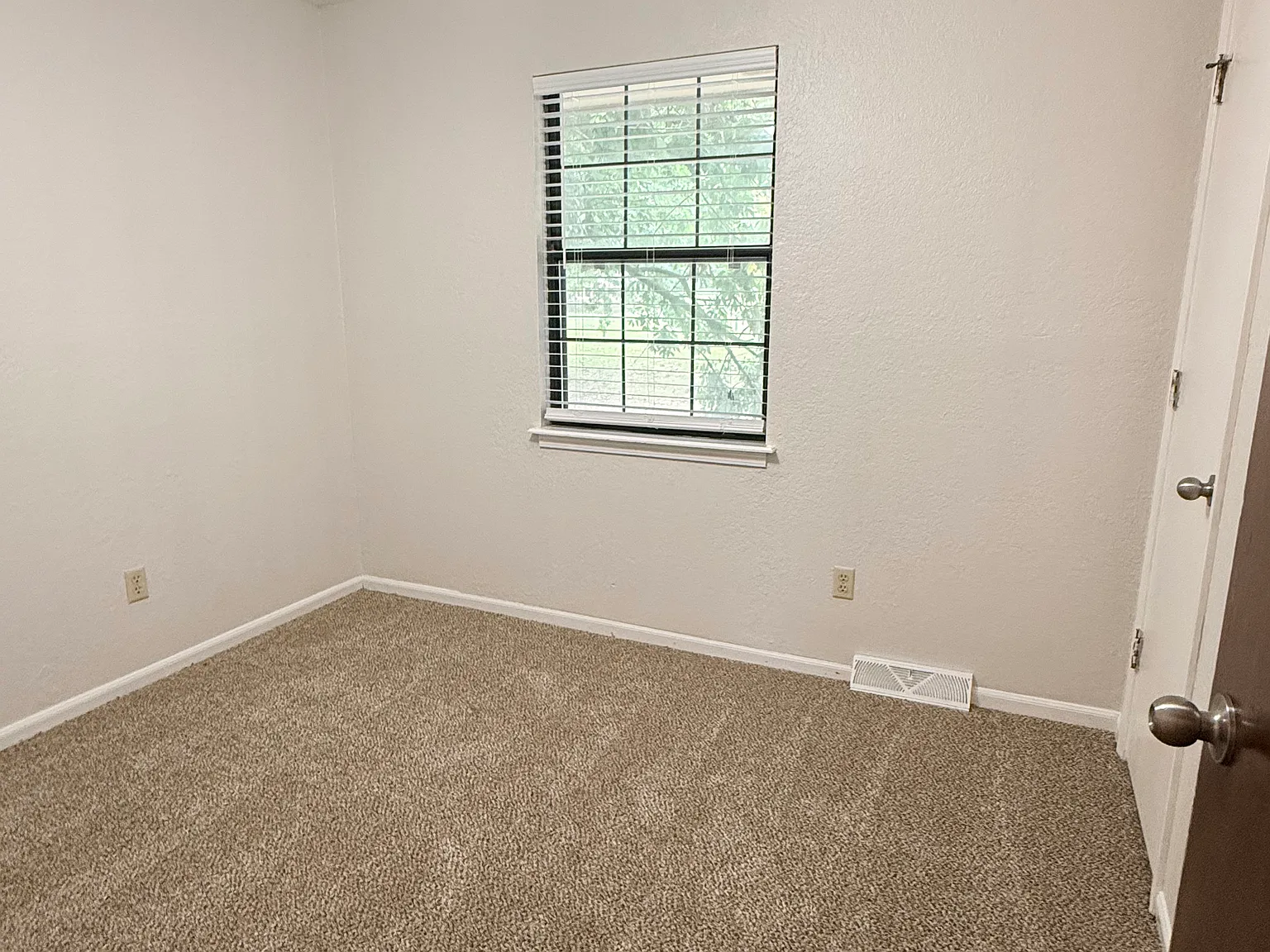 3 bed, 1317 sqft, $1,850 — Photo 4