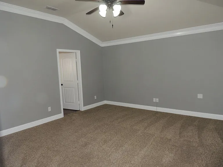 5706 Champions Dr — Photo 22