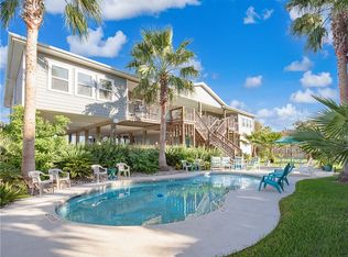 413 6th St, Port Aransas, TX 78373