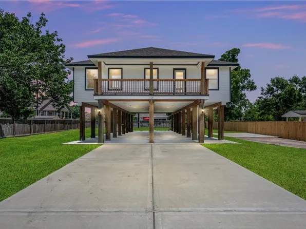 628 Oakdale Ave, Shoreacres, TX 77571