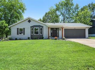 1 Crescent Woods Dr, Saint Peters, MO 63376