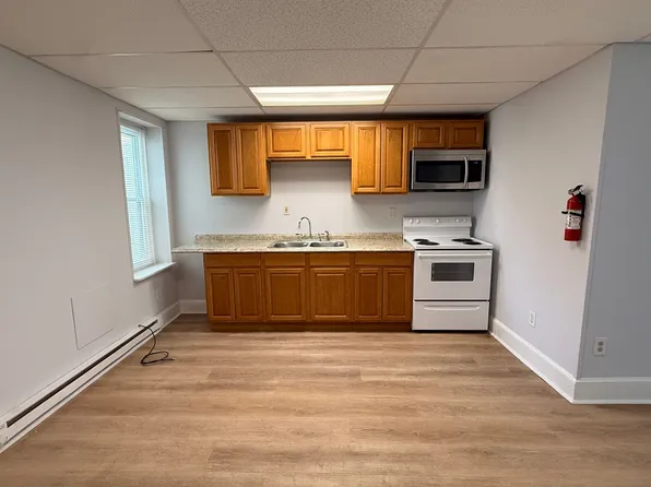 585 East Chestnut Street, 585 E Chestnut St Floor 2, Coatesville, PA 19320