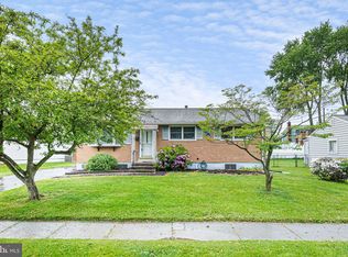 19 Farragut Ln, New Castle, DE 19720