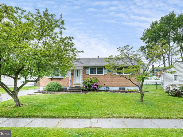19 Farragut Ln, New Castle, DE 19720