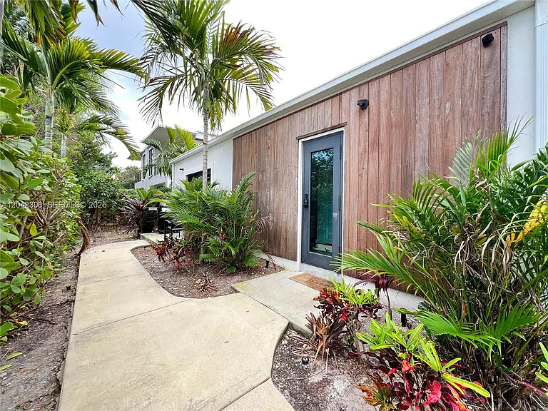 1240 NE 17th Ave — Photo 33