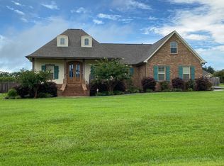 9 Stones Dr, Ellisville, MS 39437