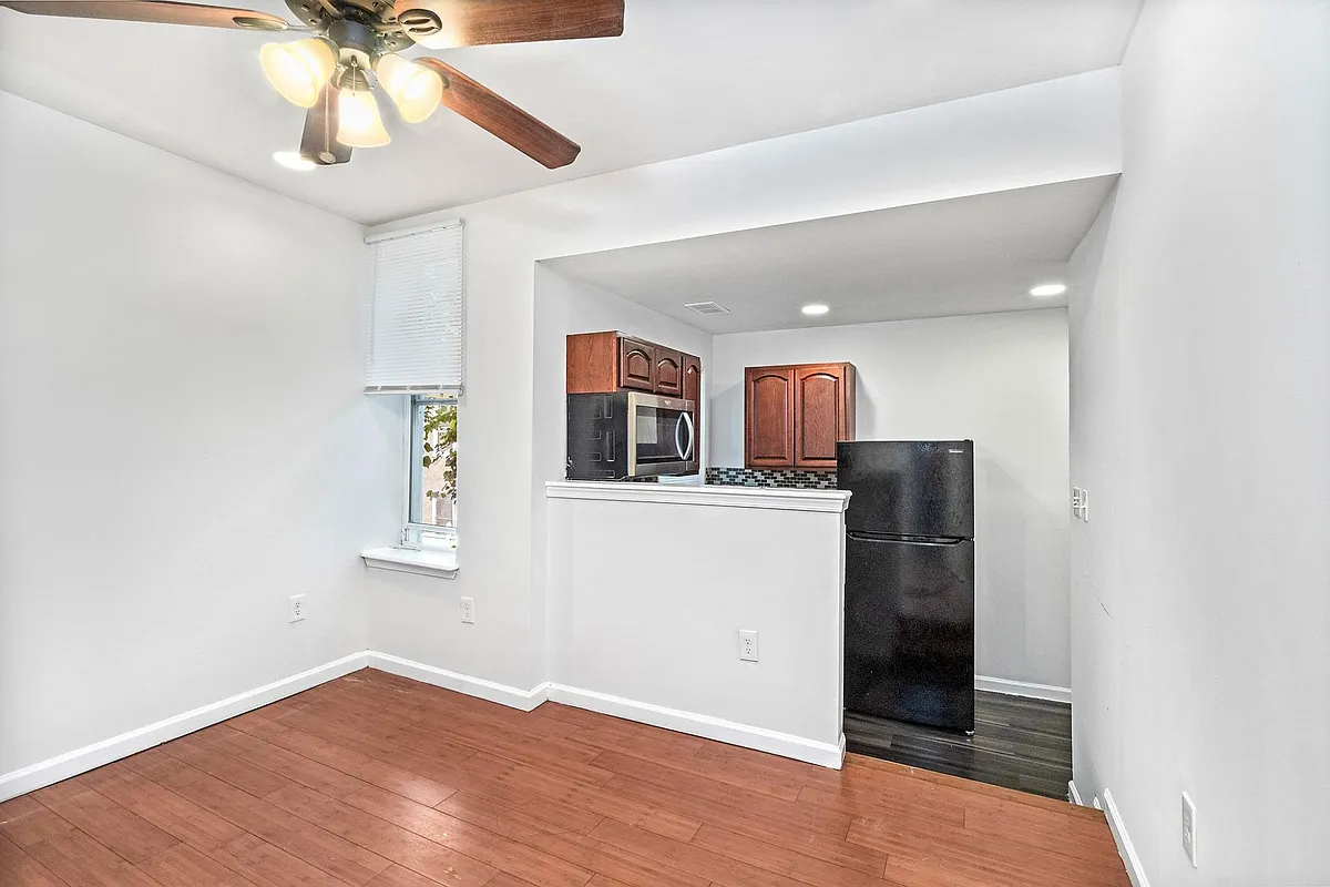 Building Photo - 2041 N 20th St #2