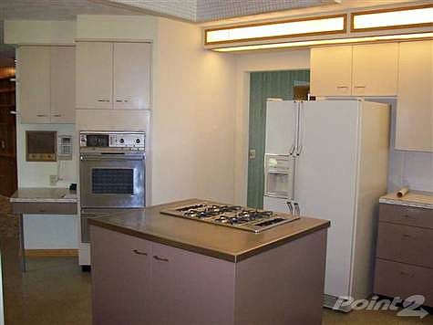 3rd image of 812 Park St