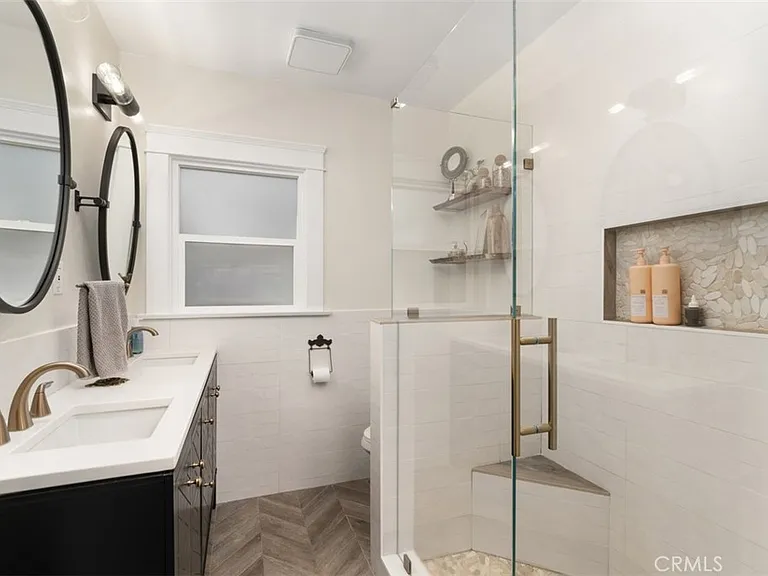 3390 Herman Ave — Photo 16