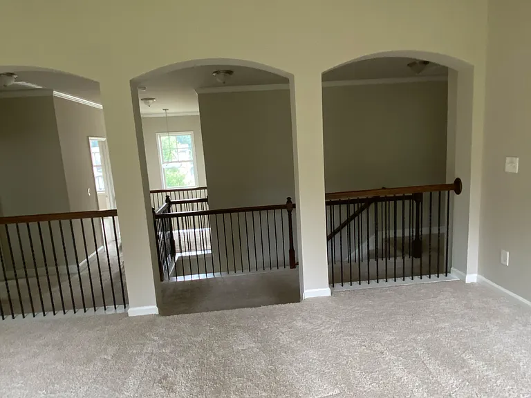 Huge bonus room on 2nd level to be your office /study room