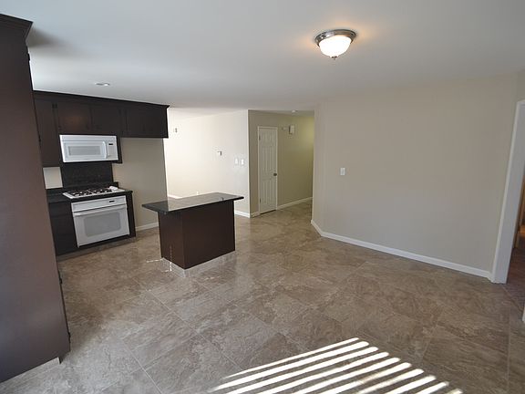 3rd image of 185 Coleridge Dr