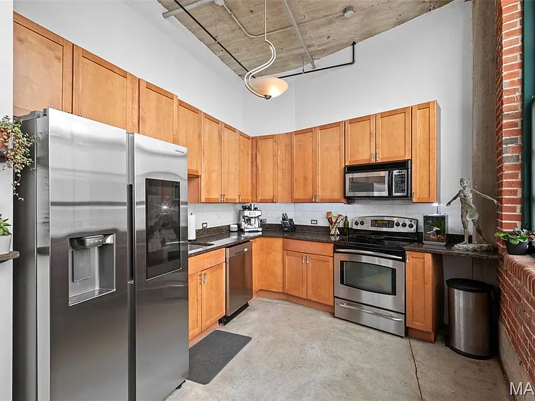 2323 Locust St #308 — Photo 26