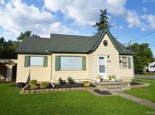 1502 S Ballenger Hwy, Flint, MI 48532