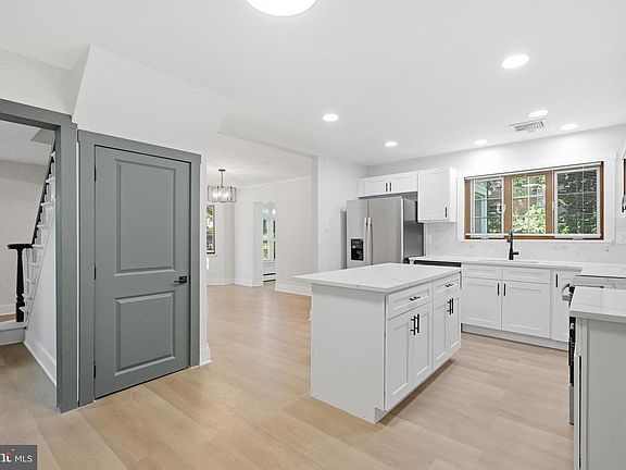 2nd image of 8327 Tulpehocken Ave