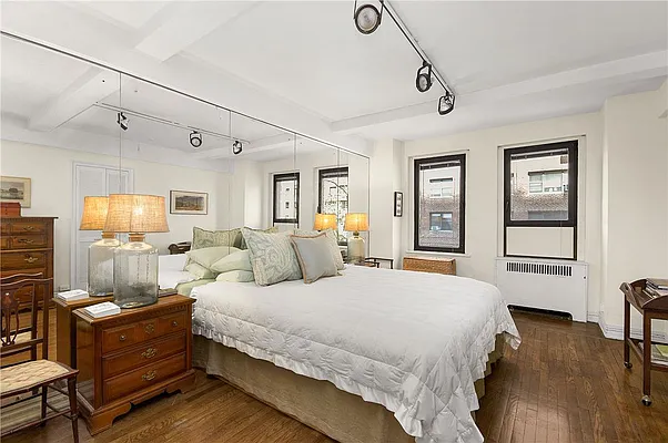 Sold by William Raveis Real Estate | media 4