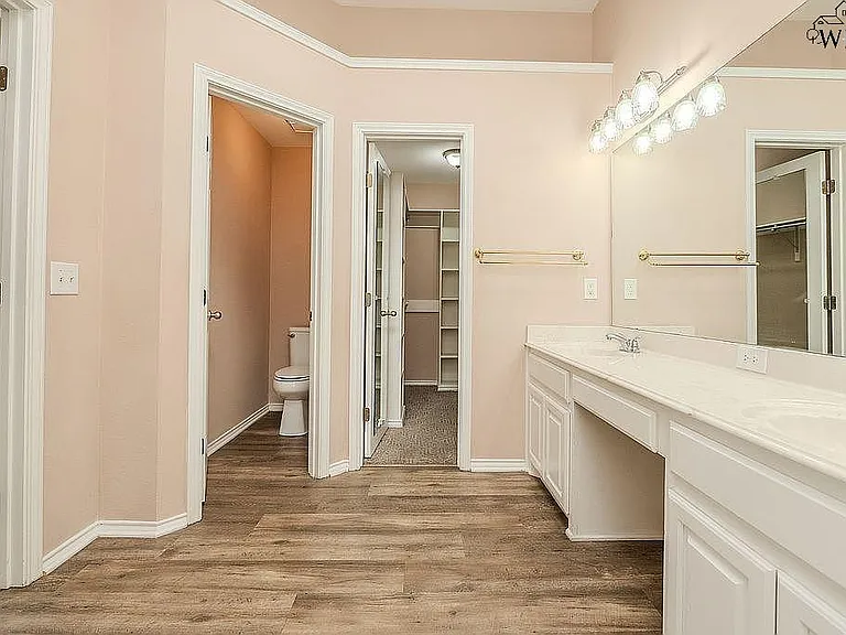 4009 Kingsbury Dr — Photo 19