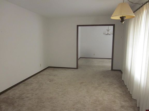 3rd image of 905 Coley Dr