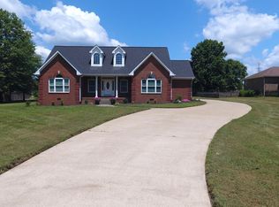 1734 Stop Thirty Rd, Hendersonville, TN 37075