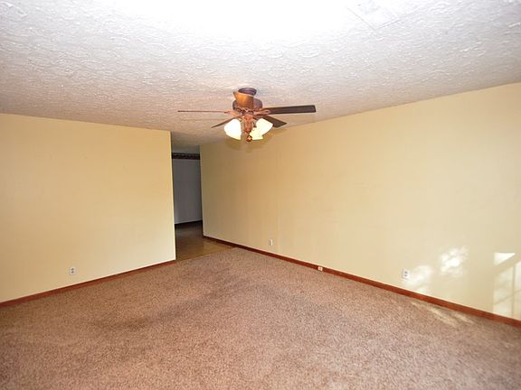 2nd image of 808 Center Dr