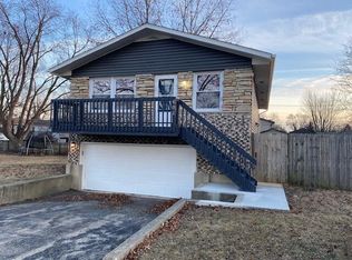 601 Clover Ln, Round Lake Beach, IL