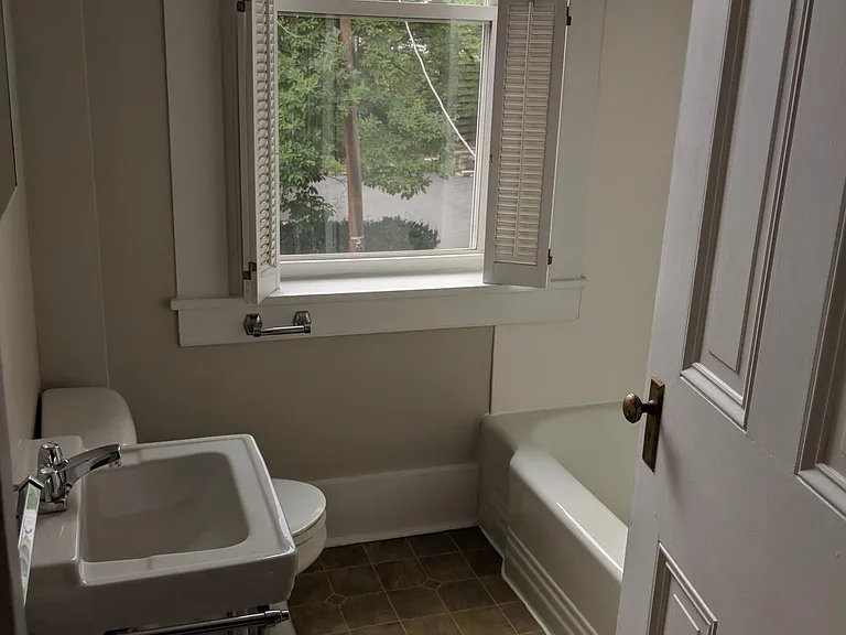 418 1/2 Wayne St #2 — Photo 15