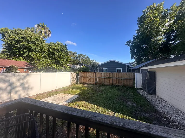 210 W Lambright St — Photo 31