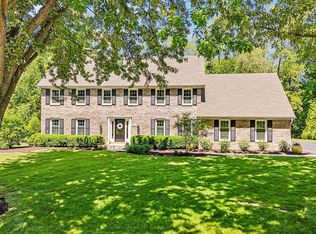 9945 N Valley Hill DRIVE, Mequon, WI 53092