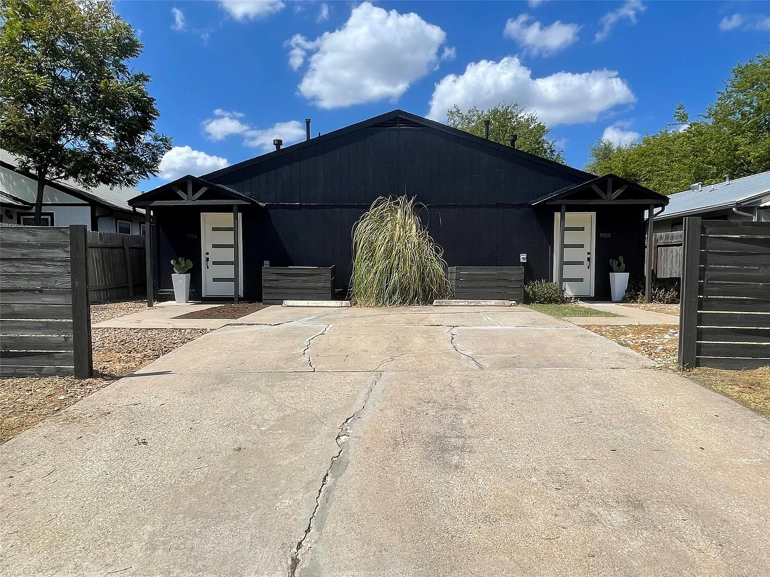 4 bed, 1.5 bath, 2000 sqft, $1,950 — Photo 2