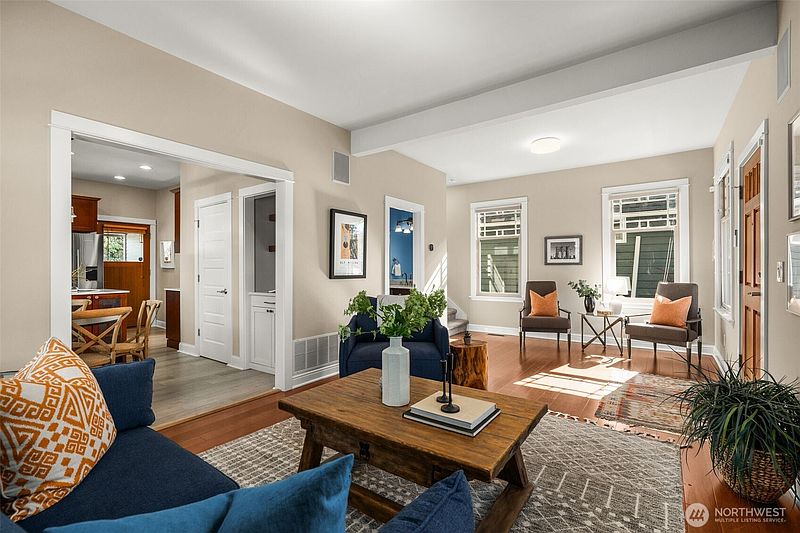 3rd image of 4502 Cascadia Avenue S