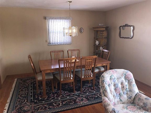 5th image of 463 Pinehill Ct