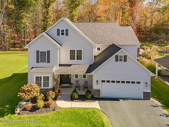 2nd image of 47 Woodcrest Ave