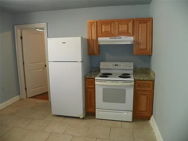 3 bed, 1.0 bath, 1197 sqft, $1,500 — Photo 3