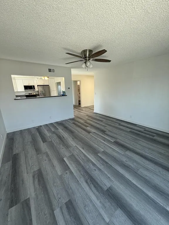 212 W Escalones — Photo 4