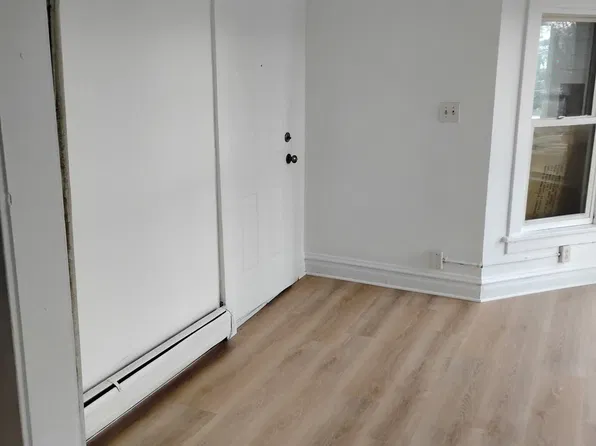 292 Villa St APT 5, Elgin, IL 60120