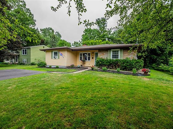 4th image of 23 Highland Dr