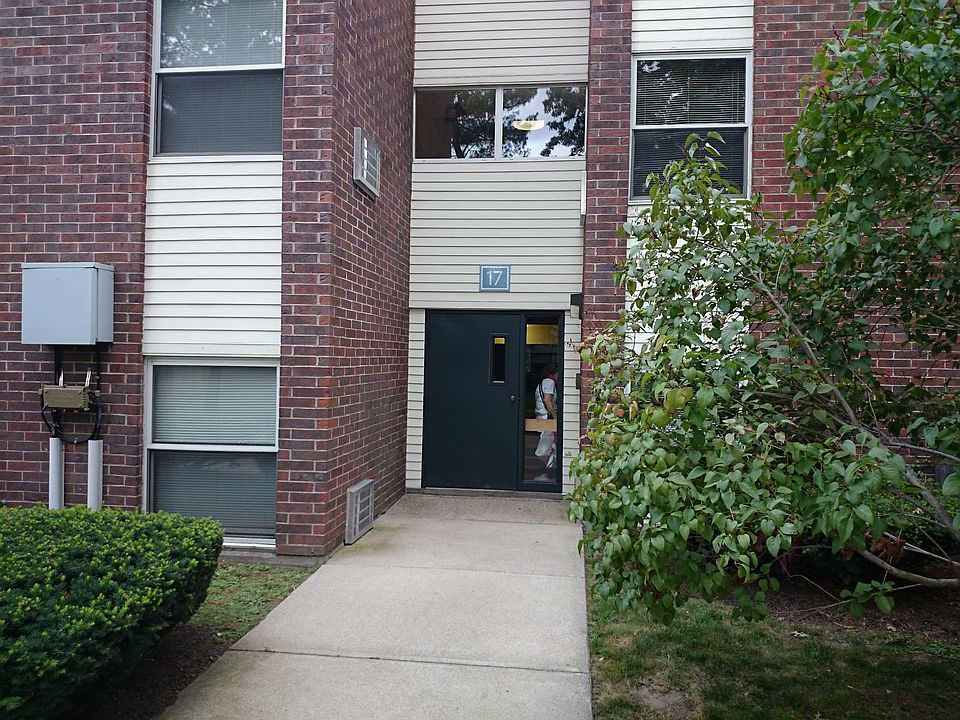 2nd image of 17 Bronsdon St APT B