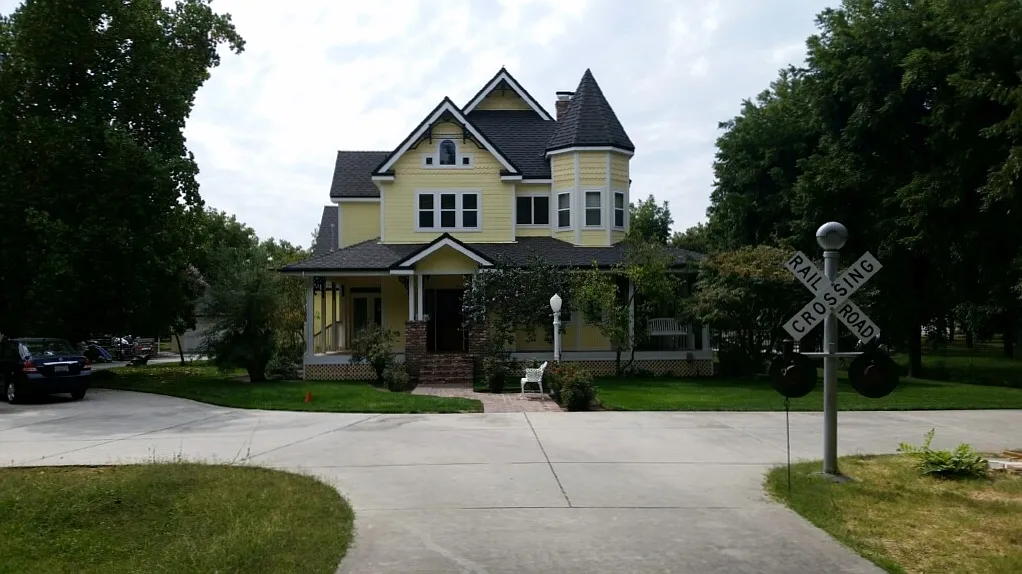 5105 E Serena Ave photo 1