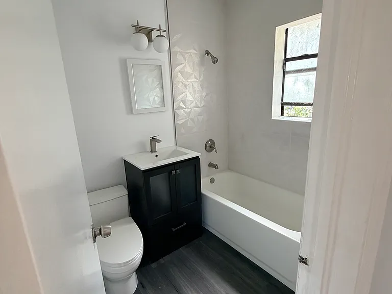 1130 N Federal Hwy #1 — Photo 10