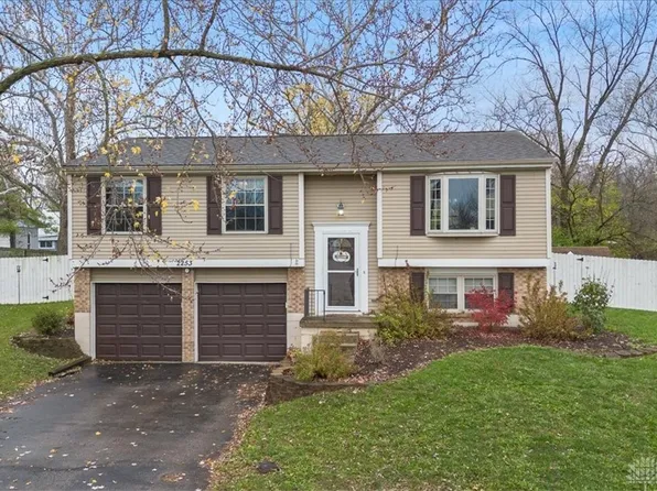 2253 Pinebrooke Ct, Miamisburg, OH 45342